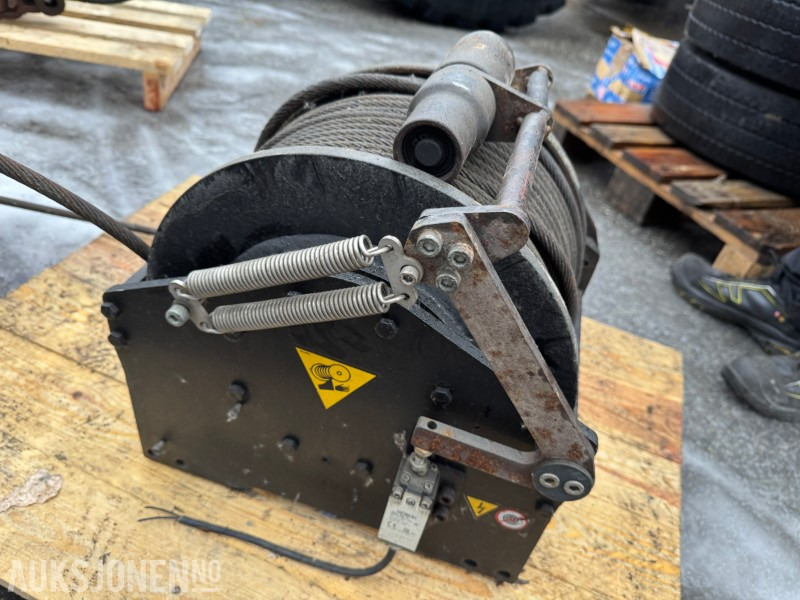 2008 Dinamic vinsj til lastebilkran - Camión grúa: foto 1 2008 Dinamic vinsj til lastebilkran - Camión grúa: foto 1