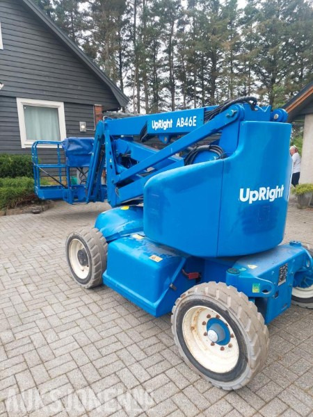 2008 UpRight AB46E bomlift med knekkarm - Arbeidshøyde 16,1 m. - Vekt: 6 700 kg - Timer: 217! - Plataforma elevadora: foto 4 2008 UpRight AB46E bomlift med knekkarm - Arbeidshøyde 16,1 m. - Vekt: 6 700 kg - Timer: 217! - Plataforma elevadora: foto 4