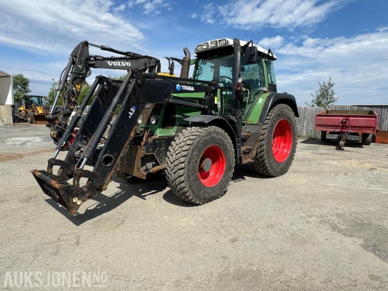 2010 Fendt 412 Vario traktor m/Trima frontlaster –9793 t – V-plog + ekstra hjulsett inkl. - Tractor: foto 2 2010 Fendt 412 Vario traktor m/Trima frontlaster –9793 t – V-plog + ekstra hjulsett inkl. - Tractor: foto 2