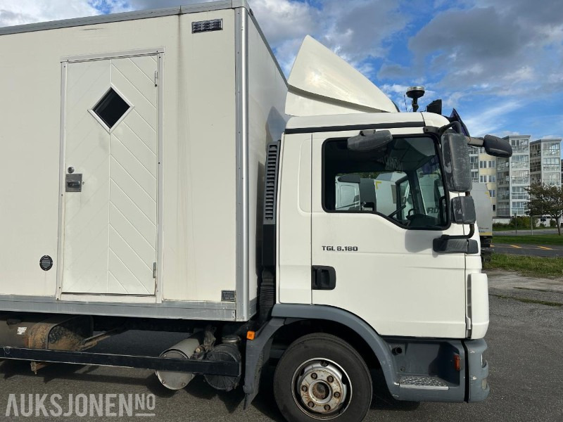 2010 MAN TGL8.1804X2BL SKAPBIL - 206034 KM. - Camión caja cerrada: foto 2 2010 MAN TGL8.1804X2BL SKAPBIL - 206034 KM. - Camión caja cerrada: foto 2