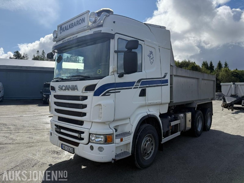 2011 Scania R620 6X4 Tippbil med 2005 Carnehl trippelkjerre - Camión volquete: foto 1 2011 Scania R620 6X4 Tippbil med 2005 Carnehl trippelkjerre - Camión volquete: foto 1