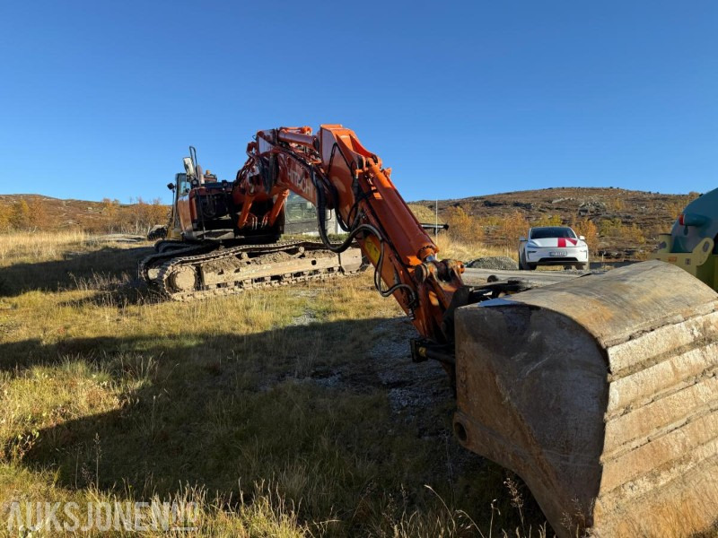 2013 Hitachi Zaxis 210LC - Excavadora: foto 4 2013 Hitachi Zaxis 210LC - Excavadora: foto 4