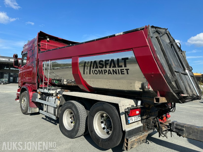 2013 Scania R500 tippbil med asfaltbalje og tippkasse - Brøyterigget - Euro 5 - Camión volquete: foto 4 2013 Scania R500 tippbil med asfaltbalje og tippkasse - Brøyterigget - Euro 5 - Camión volquete: foto 4