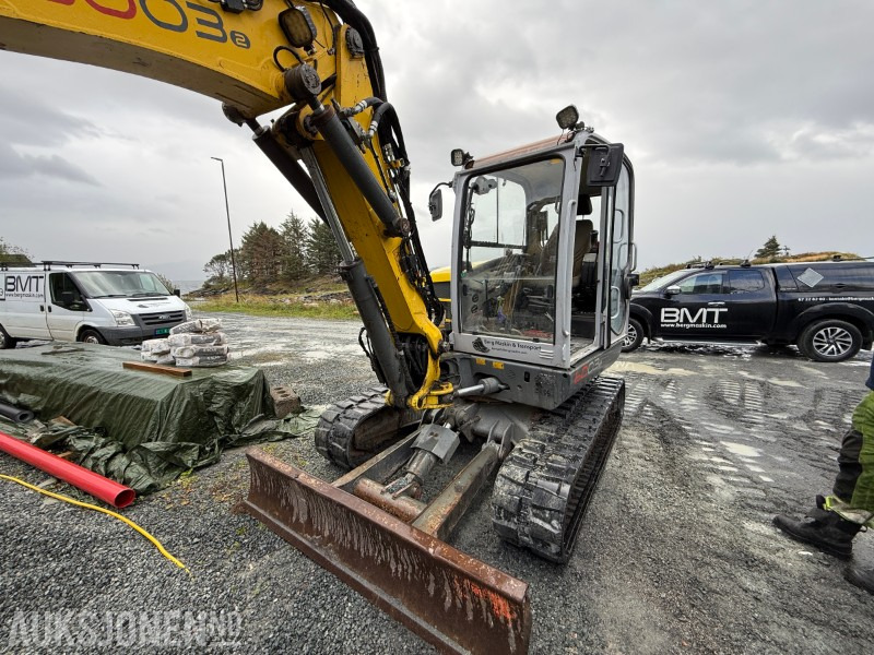2013 Wacker Neuson 6003 - Gravemaskin - VA-bom - Gummibelter - tiltrotator - skjær - pusseskuff - 3535 timer - Excavadora: foto 2 2013 Wacker Neuson 6003 - Gravemaskin - VA-bom - Gummibelter - tiltrotator - skjær - pusseskuff - 3535 timer - Excavadora: foto 2