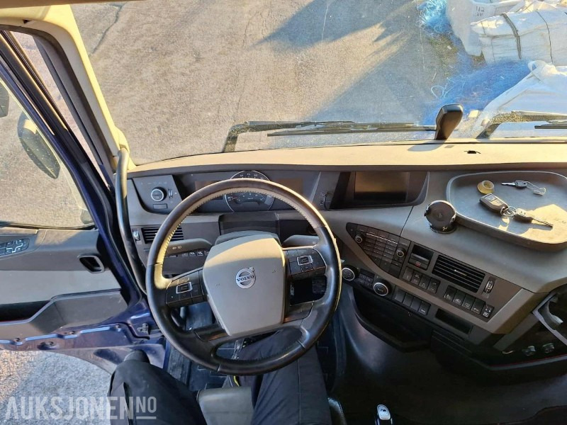 2014 Volvo FH540 6X2 Skapbil - Full sideåpning - Strøere - VBG - 697.000KM - Camión caja cerrada: foto 4 2014 Volvo FH540 6X2 Skapbil - Full sideåpning - Strøere - VBG - 697.000KM - Camión caja cerrada: foto 4