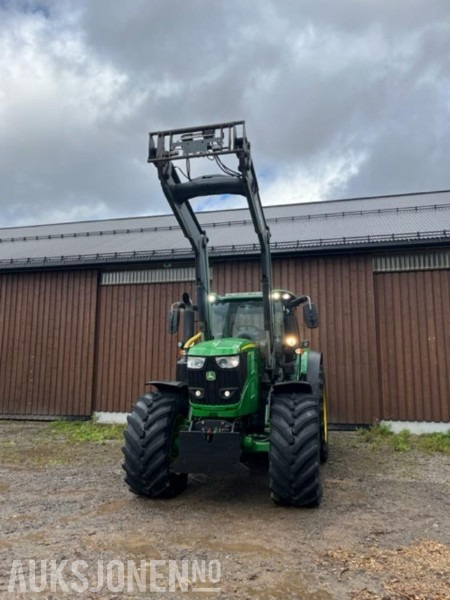 2015 John Deere 6215R med Q75 frontlaster 5588 timer - Tractor: foto 3 2015 John Deere 6215R med Q75 frontlaster 5588 timer - Tractor: foto 3