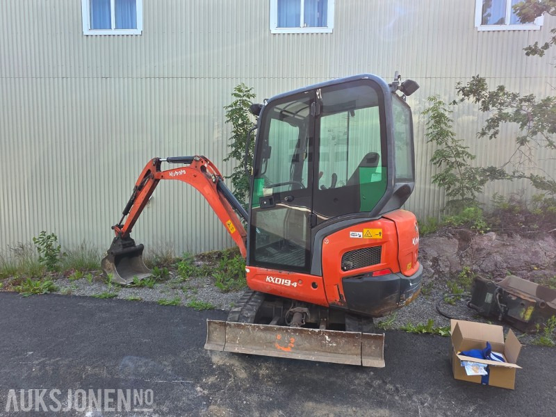 2015 Kubota KX019-4 Minigraver med grave og pusseskuff - Miniexcavadora: foto 3 2015 Kubota KX019-4 Minigraver med grave og pusseskuff - Miniexcavadora: foto 3