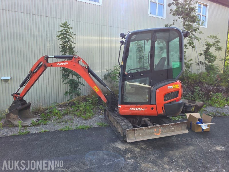 2015 Kubota KX019-4 Minigraver med grave og pusseskuff - Miniexcavadora: foto 1 2015 Kubota KX019-4 Minigraver med grave og pusseskuff - Miniexcavadora: foto 1