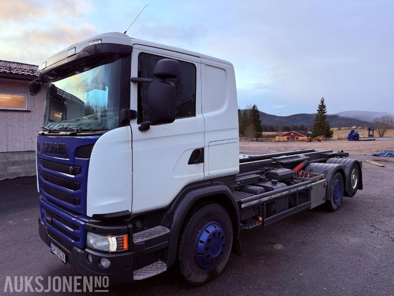 2015 Scania G450 EURO 6 444933 km - Styrbar boggi og Webasto - Camión multibasculante: foto 1 2015 Scania G450 EURO 6 444933 km - Styrbar boggi og Webasto - Camión multibasculante: foto 1