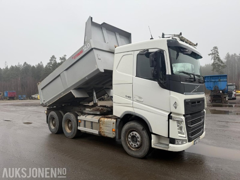 2015 VOLVO FH540 TIPPBIL SERVICEHISTORIKK ZETTERBERG PÅBYGG. - Camión volquete: foto 2 2015 VOLVO FH540 TIPPBIL SERVICEHISTORIKK ZETTERBERG PÅBYGG. - Camión volquete: foto 2