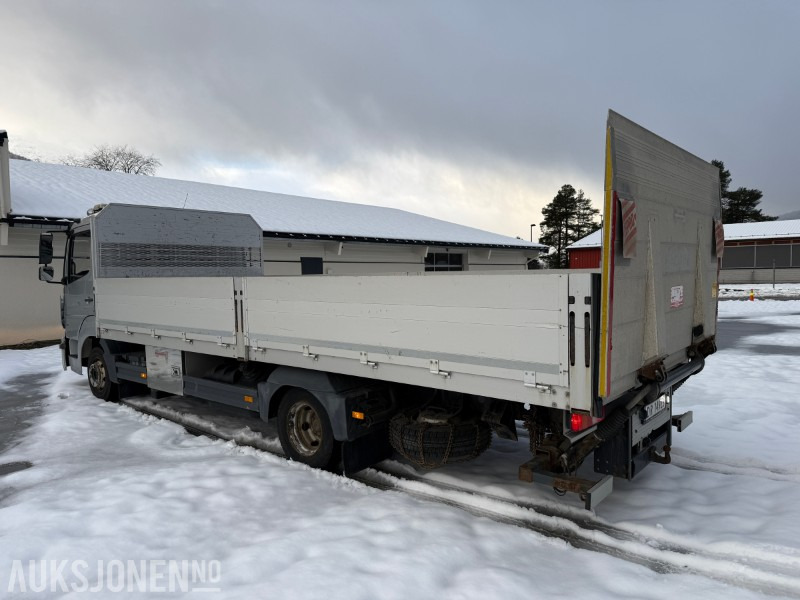 2016 Mercedes-Benz Atego 816 planbil med Zepro løftelem - C1 førarkort - Eu godkjent - Camión caja abierta: foto 3 2016 Mercedes-Benz Atego 816 planbil med Zepro løftelem - C1 førarkort - Eu godkjent - Camión caja abierta: foto 3