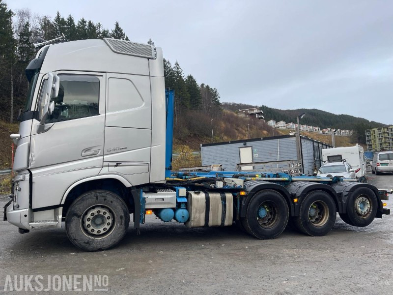 2016 Volvo FH 540 8x4 Tridem med Joab 24 t krokløft - Camión multibasculante: foto 2 2016 Volvo FH 540 8x4 Tridem med Joab 24 t krokløft - Camión multibasculante: foto 2