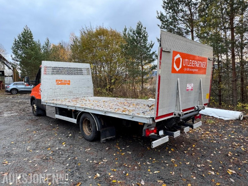 2017 Iveco Daily planbil med bakløfter / rep objekt - Camión caja abierta: foto 3 2017 Iveco Daily planbil med bakløfter / rep objekt - Camión caja abierta: foto 3