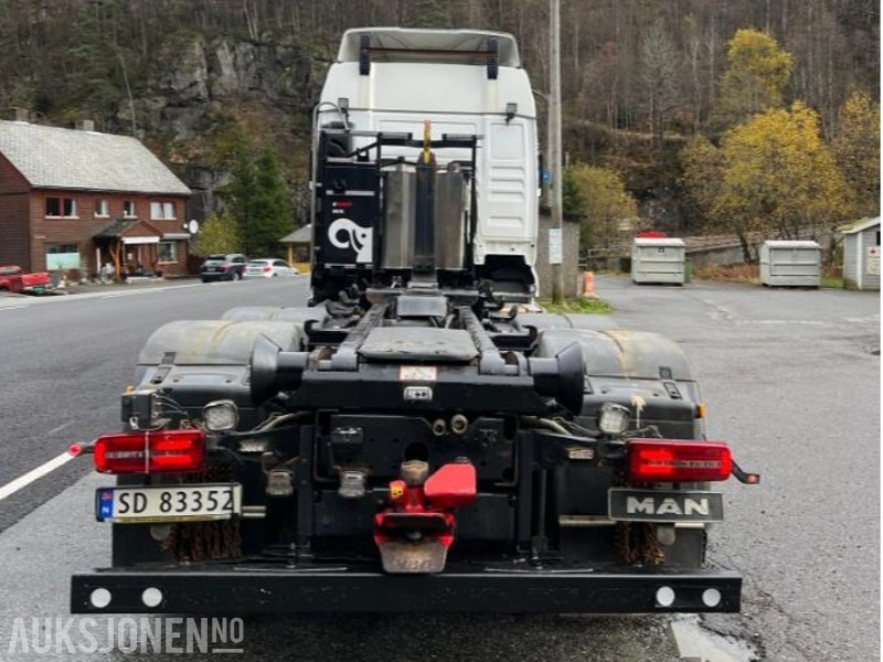 2017 MAN TGX 650 krokløft - KUN 130 000 km - 21 tonn kapasitet på krok - Camión multibasculante: foto 4 2017 MAN TGX 650 krokløft - KUN 130 000 km - 21 tonn kapasitet på krok - Camión multibasculante: foto 4
