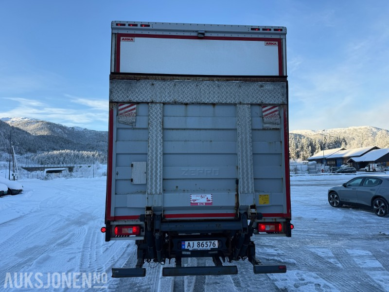 2017 Volvo FM 330 Euro 6 skapbil - 406117 km - Eu godkjent. - Camión caja cerrada: foto 4 2017 Volvo FM 330 Euro 6 skapbil - 406117 km - Eu godkjent. - Camión caja cerrada: foto 4