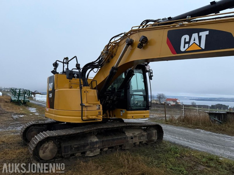 2019 Cat 325L m/Engcon tiltrotator, Gps og 2 skuffer - Excavadora: foto 4 2019 Cat 325L m/Engcon tiltrotator, Gps og 2 skuffer - Excavadora: foto 4