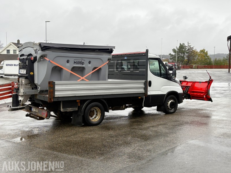 2019 Iveco Daily planbil m/ Hilltip IceStriker og Western Wide-Out brøyteplog - EU godkjent til 04.11.2026 - Camión caja abierta: foto 3 2019 Iveco Daily planbil m/ Hilltip IceStriker og Western Wide-Out brøyteplog - EU godkjent til 04.11.2026 - Camión caja abierta: foto 3