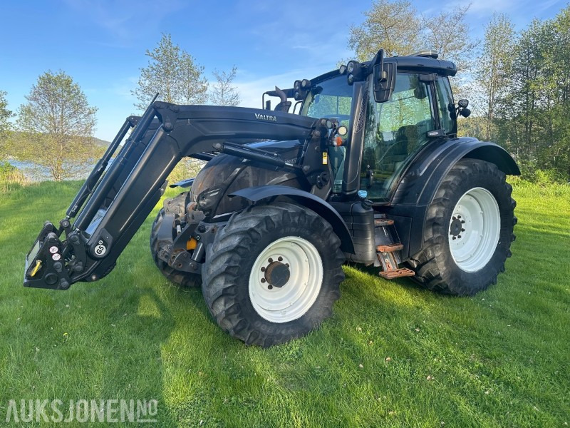 2019 Valtra N174 med frontlaster og mye utstyr - Tractor: foto 1 2019 Valtra N174 med frontlaster og mye utstyr - Tractor: foto 1
