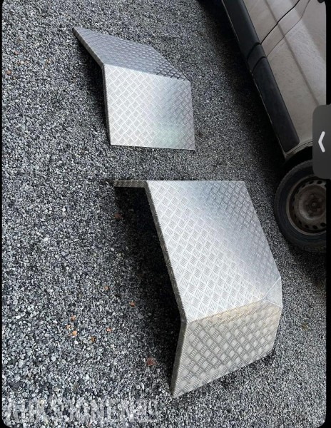 2020 4 stk - Volvo Hjulgraver aluskjermer - Excavadora: foto 1 2020 4 stk - Volvo Hjulgraver aluskjermer - Excavadora: foto 1