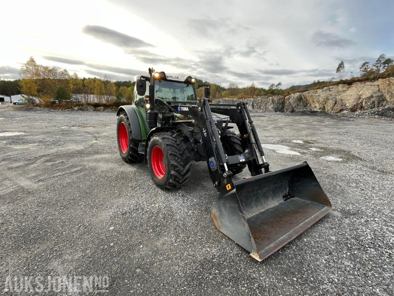 2021 Fendt 211 Vario med Trima frontlaster, hydraulisk toppstag, triangel og skuffe - Tractor: foto 4 2021 Fendt 211 Vario med Trima frontlaster, hydraulisk toppstag, triangel og skuffe - Tractor: foto 4