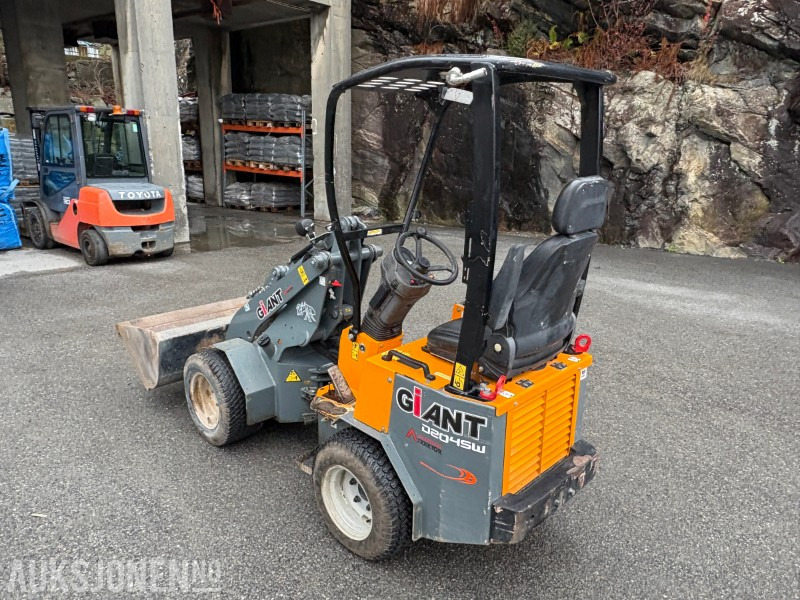 2021 Giant D204SW Kompaktlaster / hjullaster / minihjullaster - Minicargadora: foto 4 2021 Giant D204SW Kompaktlaster / hjullaster / minihjullaster - Minicargadora: foto 4