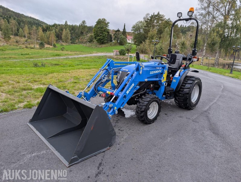 2023 Solis 26 traktor 4wd Frontlaster Snøskuffe Totrinns snøfres 130 timer - Tractor: foto 1 2023 Solis 26 traktor 4wd Frontlaster Snøskuffe Totrinns snøfres 130 timer - Tractor: foto 1