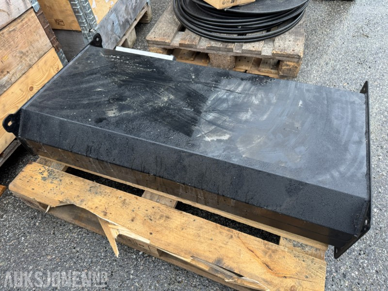 2024 Hydraulikktank - Camión: foto 2 2024 Hydraulikktank - Camión: foto 2