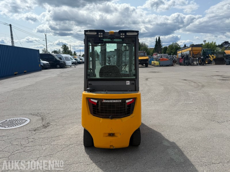 2017 Jungheinrich DFG 320S dieseldrevet motvektstruck med gaffelforlengere - Equipo de manutención: foto 4 2017 Jungheinrich DFG 320S dieseldrevet motvektstruck med gaffelforlengere - Equipo de manutención: foto 4