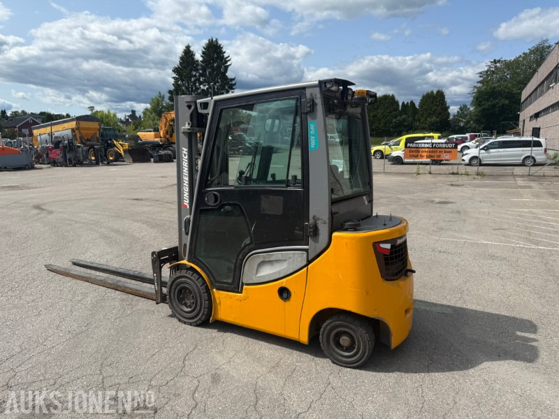 2017 Jungheinrich DFG 320S dieseldrevet motvektstruck med gaffelforlengere - Equipo de manutención: foto 5 2017 Jungheinrich DFG 320S dieseldrevet motvektstruck med gaffelforlengere - Equipo de manutención: foto 5