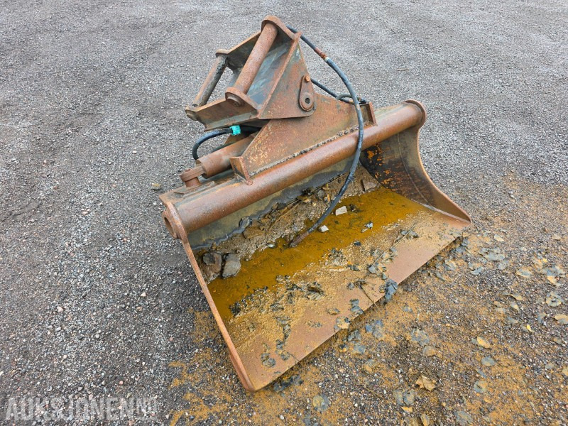 2003 SM 350 liter pusseskuff med tilt og S50 feste - Implemento para Maquinaria de construcción: foto 1 2003 SM 350 liter pusseskuff med tilt og S50 feste - Implemento para Maquinaria de construcción: foto 1