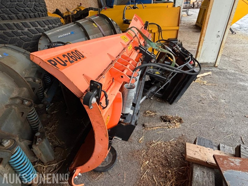 2010 Pronar PU-2600 Snøplog - Implemento para Maquinaria de construcción: foto 1 2010 Pronar PU-2600 Snøplog - Implemento para Maquinaria de construcción: foto 1