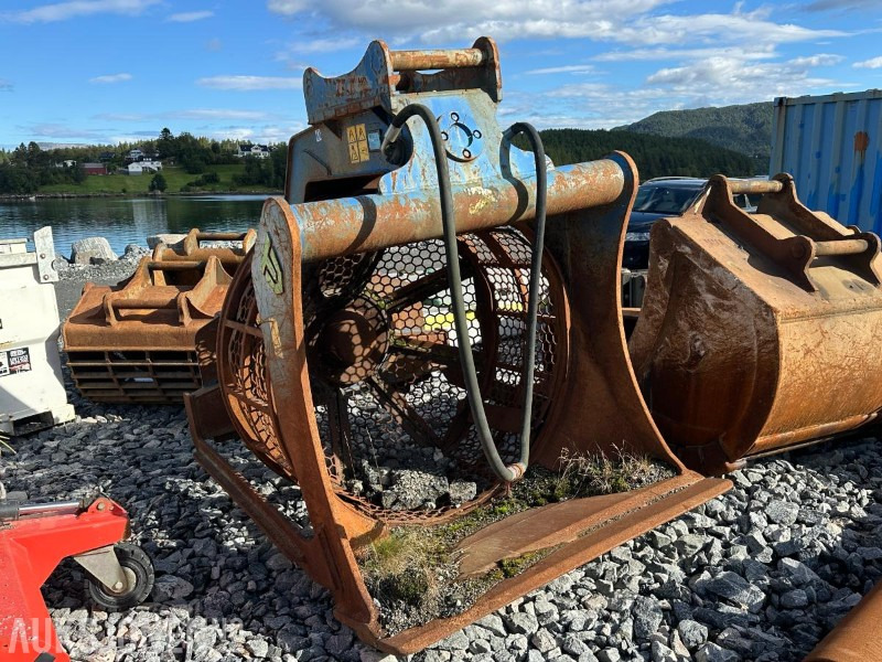 2016 Trevi Benne Sikteskuffe med roterende trommel - Implemento para Maquinaria de construcción: foto 1 2016 Trevi Benne Sikteskuffe med roterende trommel - Implemento para Maquinaria de construcción: foto 1