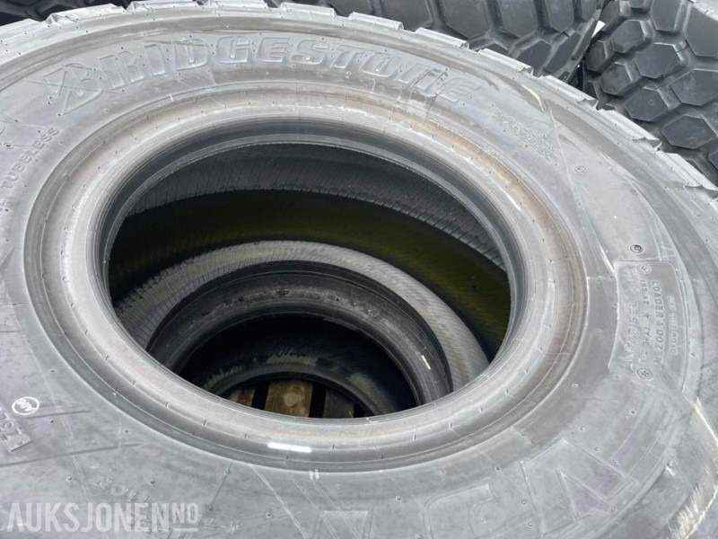 4 stk. NYE Bridgestone VJT 23,5/R 25 dekk - VOLVO L 110/120. - Implemento para Maquinaria de construcción: foto 4 4 stk. NYE Bridgestone VJT 23,5/R 25 dekk - VOLVO L 110/120. - Implemento para Maquinaria de construcción: foto 4