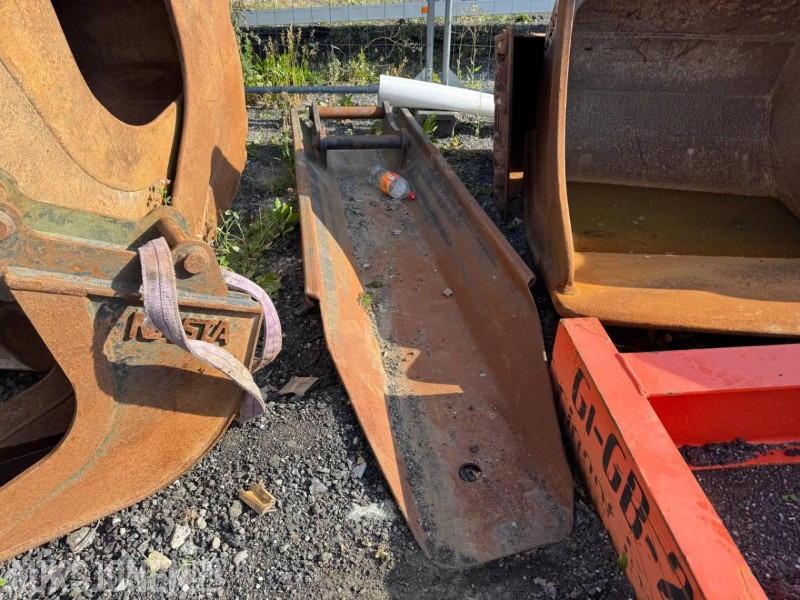 Spesialaget Skuffe Med S60 Feste - Implemento para Maquinaria de construcción: foto 1 Spesialaget Skuffe Med S60 Feste - Implemento para Maquinaria de construcción: foto 1
