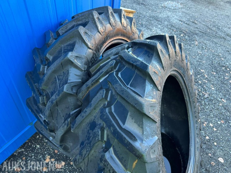 2 stk Trelleborg traktordekk 440/65 R28 - Maquinaria agrícola: foto 1 2 stk Trelleborg traktordekk 440/65 R28 - Maquinaria agrícola: foto 1