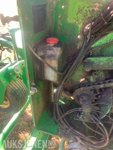 Arrendamiento de  2011 John Deere 744 Premium Rundballepresse / Kombipresse 2011 John Deere 744 Premium Rundballepresse / Kombipresse: foto 13 Arrendamiento de  2011 John Deere 744 Premium Rundballepresse / Kombipresse 2011 John Deere 744 Premium Rundballepresse / Kombipresse: foto 13