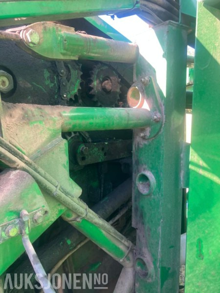 Arrendamiento de  2011 John Deere 744 Premium Rundballepresse / Kombipresse 2011 John Deere 744 Premium Rundballepresse / Kombipresse: foto 12 Arrendamiento de  2011 John Deere 744 Premium Rundballepresse / Kombipresse 2011 John Deere 744 Premium Rundballepresse / Kombipresse: foto 12