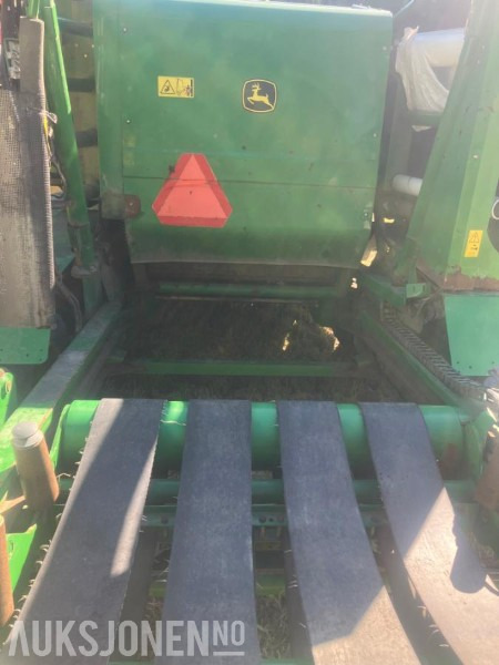 Arrendamiento de  2011 John Deere 744 Premium Rundballepresse / Kombipresse 2011 John Deere 744 Premium Rundballepresse / Kombipresse: foto 18 Arrendamiento de  2011 John Deere 744 Premium Rundballepresse / Kombipresse 2011 John Deere 744 Premium Rundballepresse / Kombipresse: foto 18