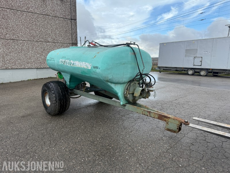 Vannvogn til traktor - Maquinaria agrícola: foto 1 Vannvogn til traktor - Maquinaria agrícola: foto 1