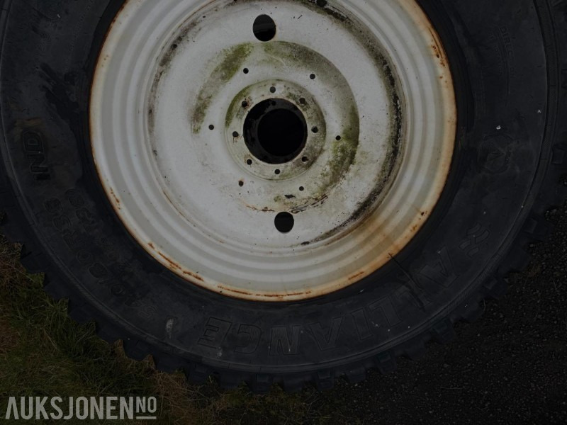 Vinterdekk Alliance Multiuse 550 NH / Case / Ford 440/80R28 + 540/80R38 - Maquinaria agrícola: foto 2 Vinterdekk Alliance Multiuse 550 NH / Case / Ford 440/80R28 + 540/80R38 - Maquinaria agrícola: foto 2