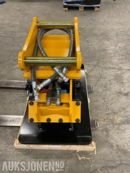NY HENIMA VIBROPLATE TIL 4-9 TONNS GRAVEMASKIN S50 FESTE M/GARANTI - Rodillo: foto 5 NY HENIMA VIBROPLATE TIL 4-9 TONNS GRAVEMASKIN S50 FESTE M/GARANTI - Rodillo: foto 5