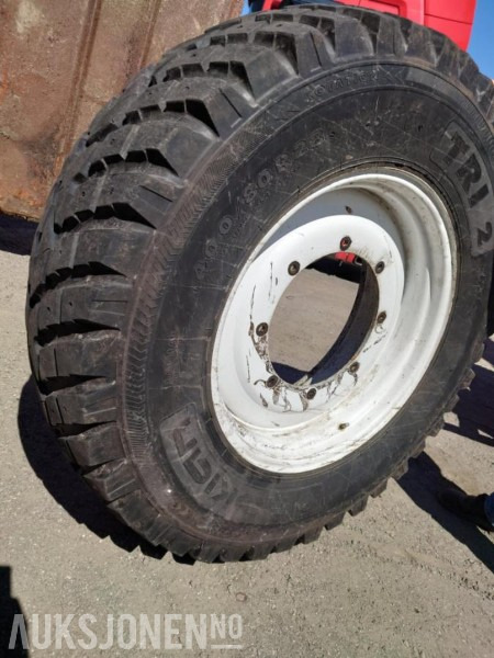 Nokian dekk til New Holland - Tractor: foto 1 Nokian dekk til New Holland - Tractor: foto 1