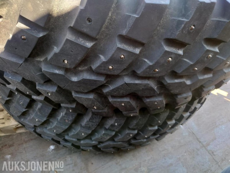 Nokian dekk til New Holland - Tractor: foto 5 Nokian dekk til New Holland - Tractor: foto 5