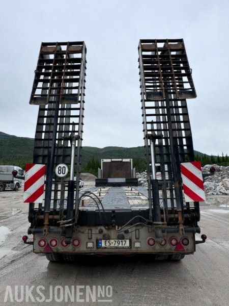 2019 Carnehl CSTV 40-60 - 4 akslet maskinsemi - Manuelt uttrekk - Hydraulisk bredding - Støttelabber bak - Fjernstyring - Remolque: foto 5 2019 Carnehl CSTV 40-60 - 4 akslet maskinsemi - Manuelt uttrekk - Hydraulisk bredding - Støttelabber bak - Fjernstyring - Remolque: foto 5