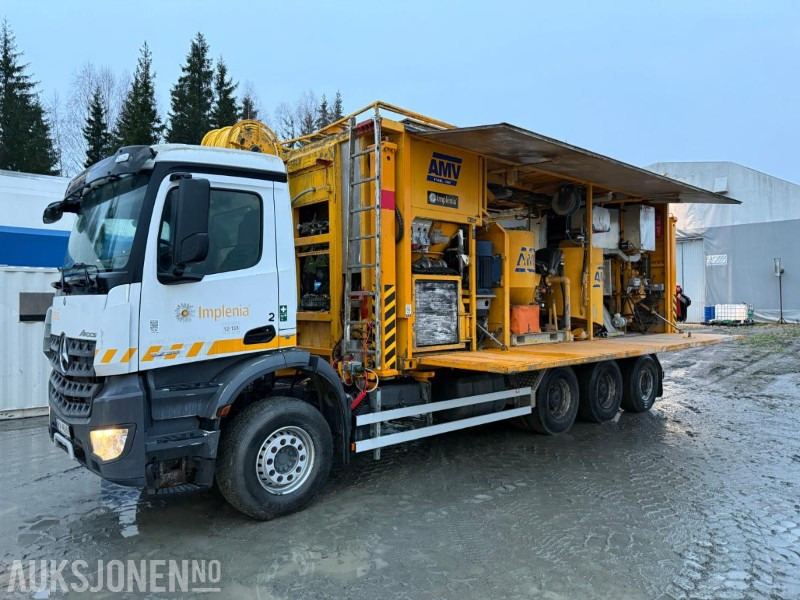 2017 Mercedes-Benz Arocs 3235 8x4, Injeksjonsrigg AMV, EURO 6, påmontert kran - Vehículo municipal: foto 1 2017 Mercedes-Benz Arocs 3235 8x4, Injeksjonsrigg AMV, EURO 6, påmontert kran - Vehículo municipal: foto 1
