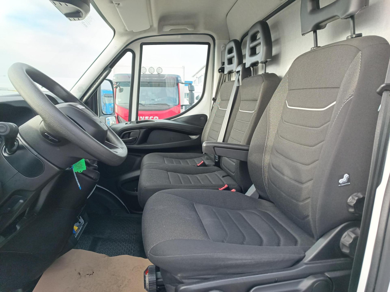 Arrendamiento de IVECO Daily 70C18A8 IVECO Daily 70C18A8: foto 11