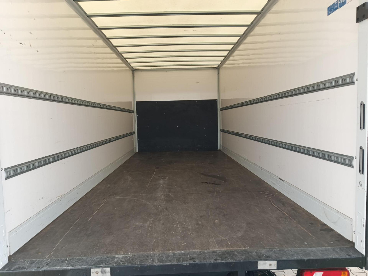 Furgoneta caja cerrada IVECO Daily 70C18A8: foto 6