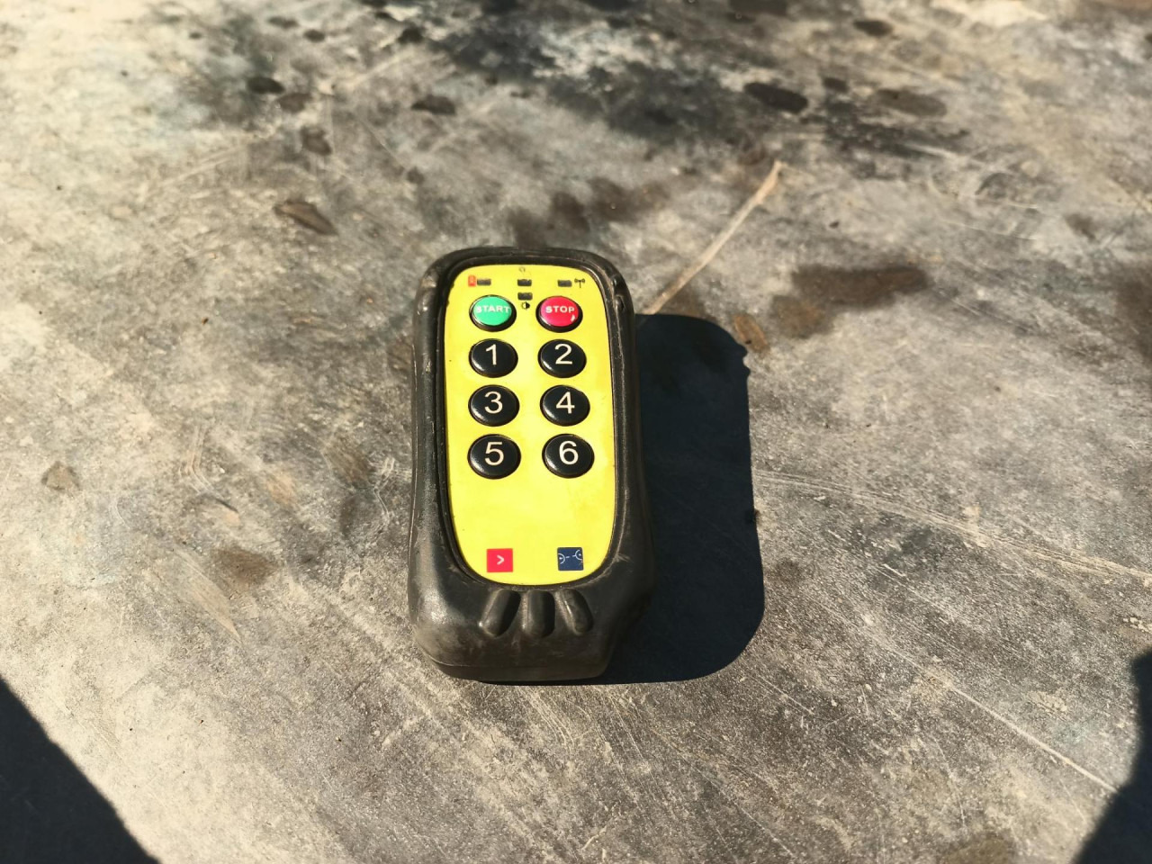 MERCEDES-BENZ Atego 1323 L - Camión caja cerrada: foto 3 MERCEDES-BENZ Atego 1323 L - Camión caja cerrada: foto 3