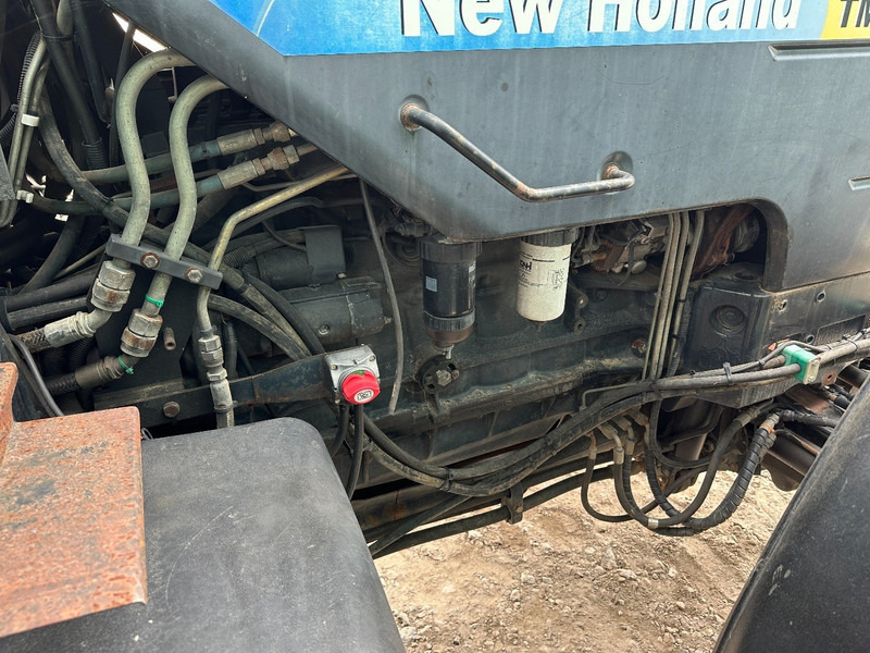 Tractor New Holland TM 190: foto 16