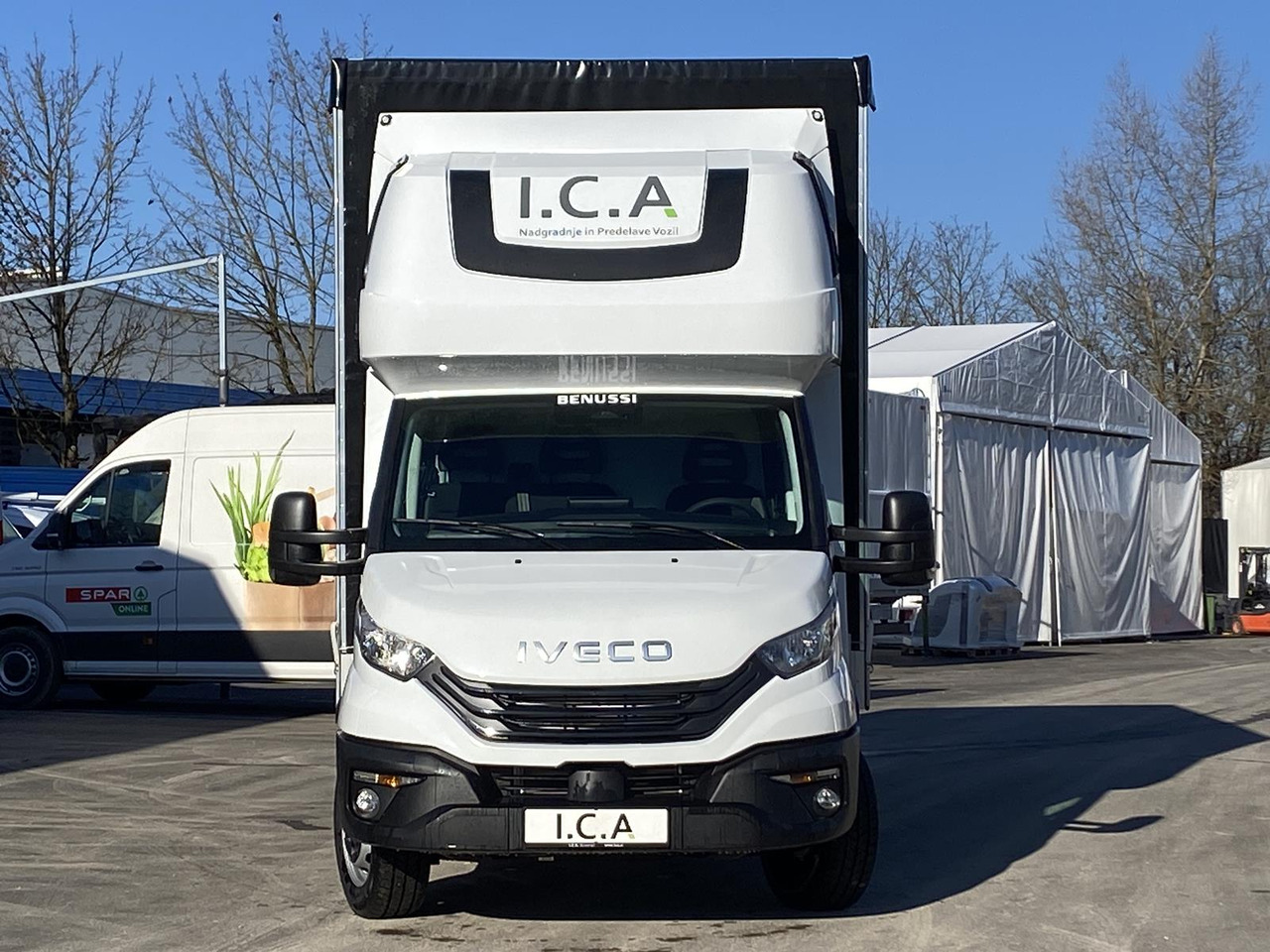 Furgoneta con lona nuevo IVECO DAILY 35S18HP D30C | PRITSCHE PLANE + SCHLAFKABINE + LADERAMPE: foto 33 Furgoneta con lona nuevo IVECO DAILY 35S18HP D30C | PRITSCHE PLANE + SCHLAFKABINE + LADERAMPE: foto 33